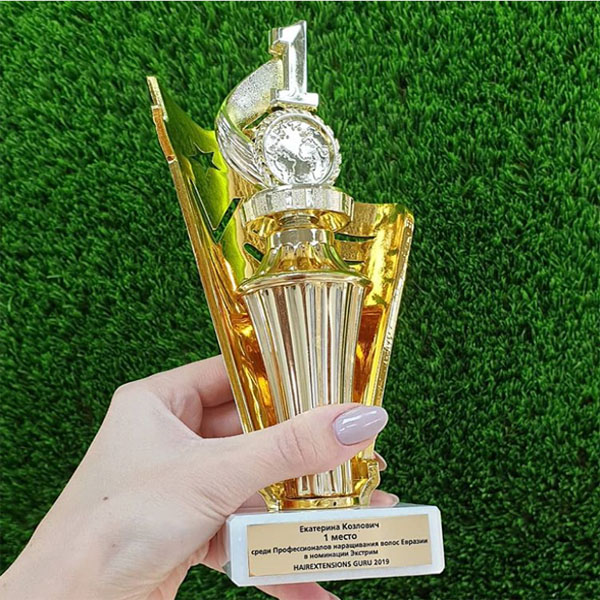 Победитель международного чемпионата по наращиванию волос 